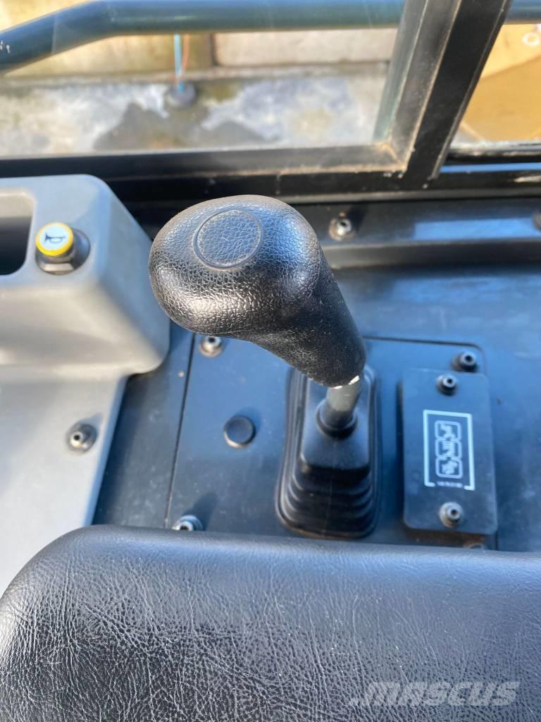 Komatsu D 61 PXi-24 Buldozere pe senile