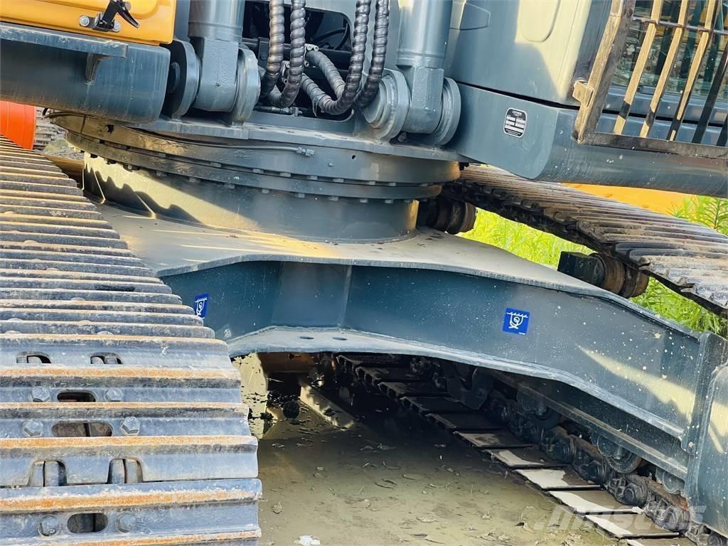 Hyundai 225LC 9T Excavatoare pe șenile

