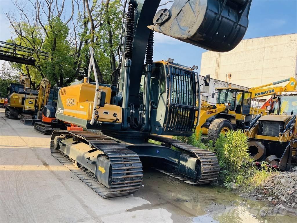 Hyundai 225LC 9T Excavatoare pe șenile
