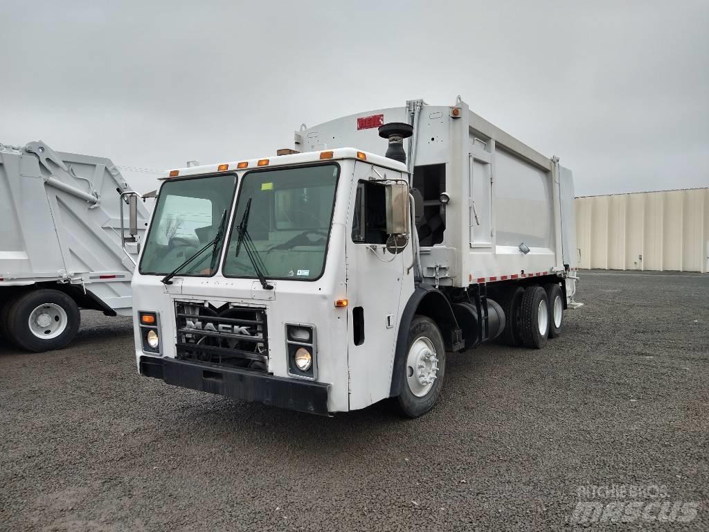 Mack LEU613 Camion de deseuri