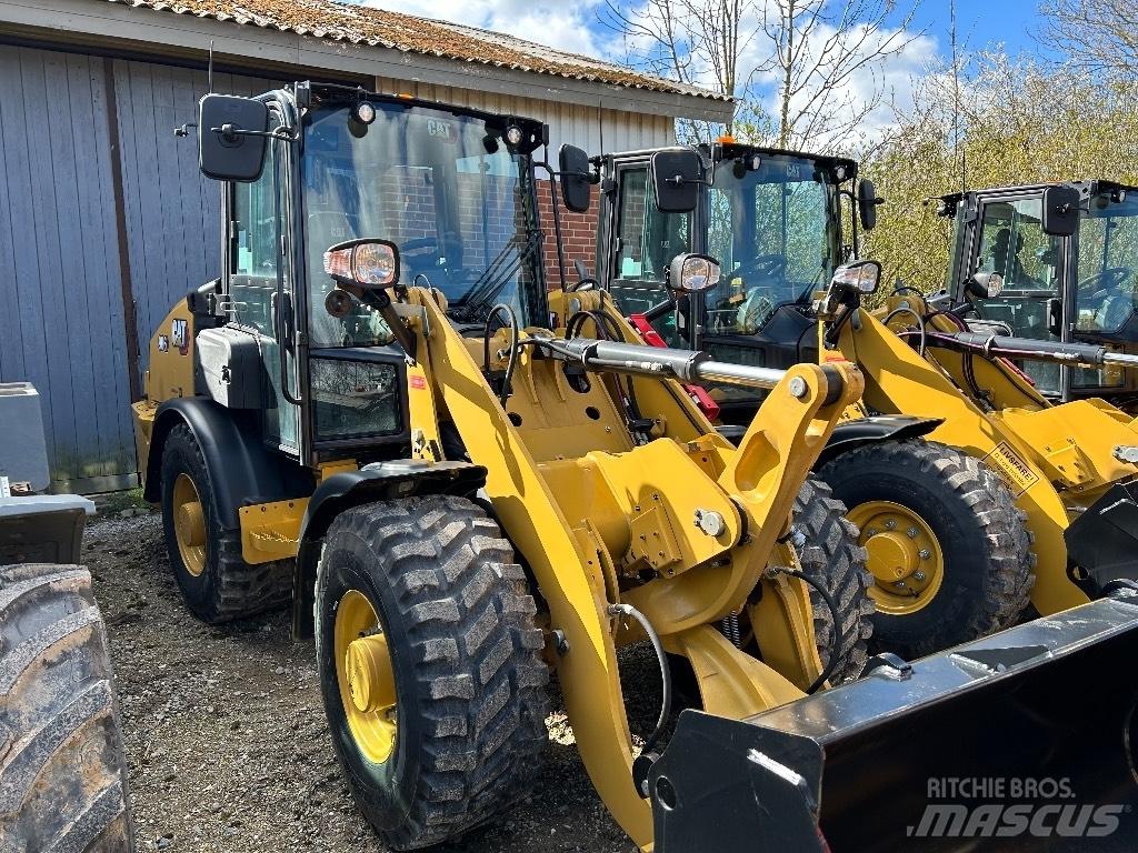 CAT 906 Incarcator pe pneuri