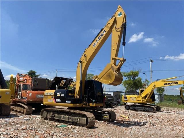 CAT 323D2L Excavatoare pe șenile
