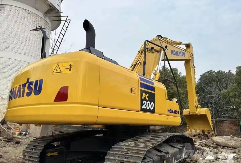 Komatsu PC 200-8 Excavatoare pe șenile
