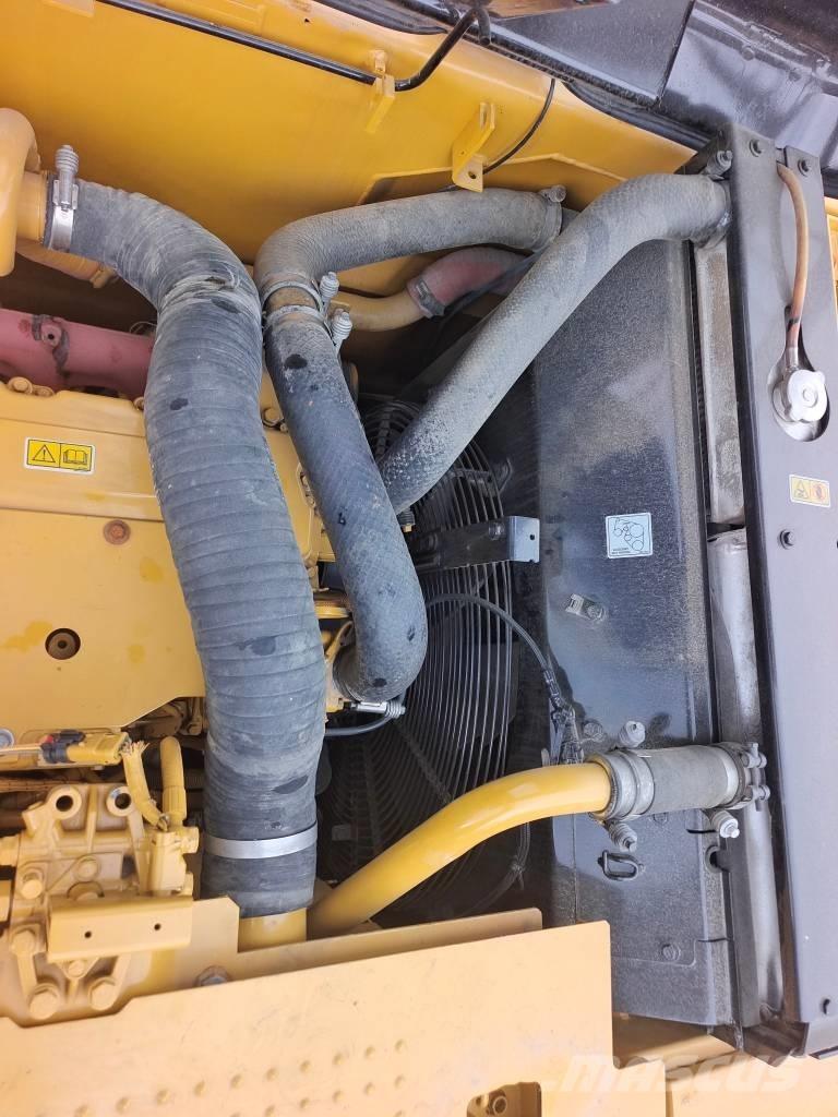 CAT 320 D2L Excavatoare pe șenile
