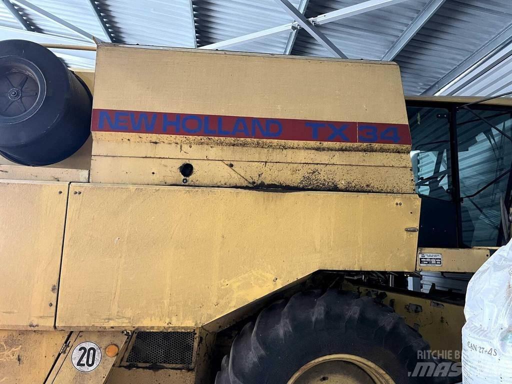 New Holland TX32 Combine de secerat