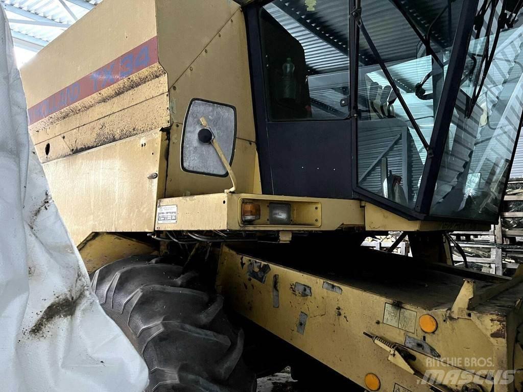 New Holland TX32 Combine de secerat