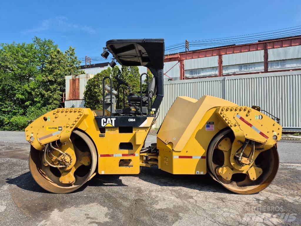CAT CB 64 Cilindri compactori dubli