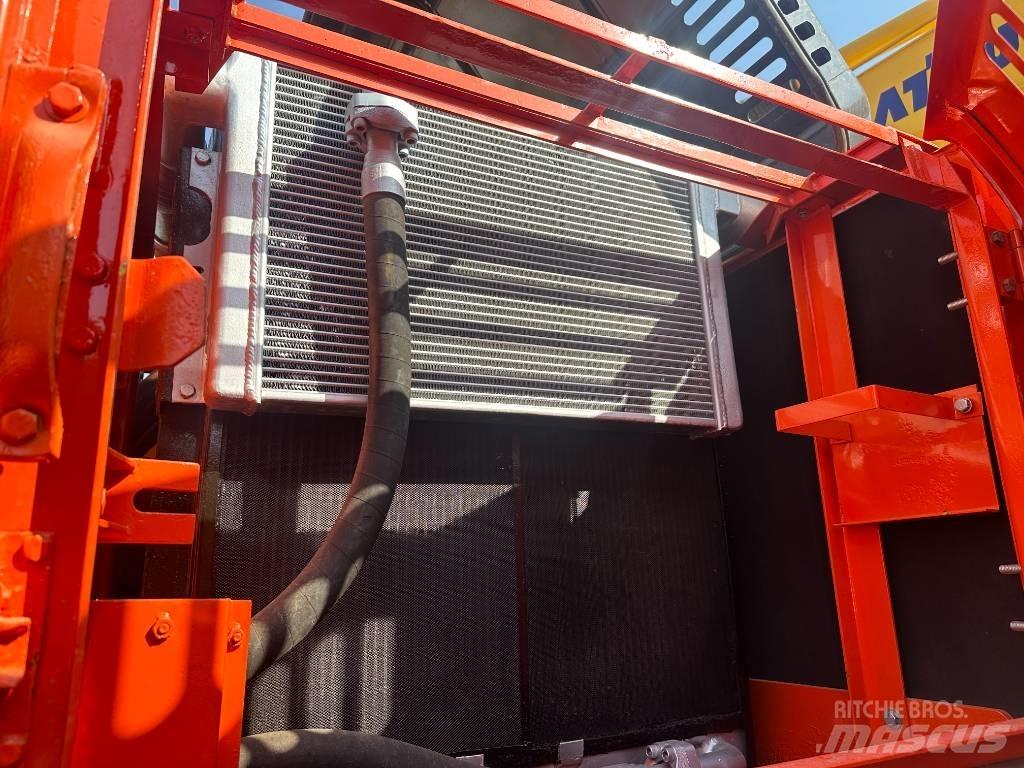 Doosan DX 300 Excavatoare pe șenile
