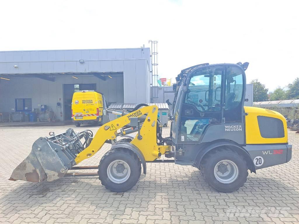 Wacker Neuson WL32 Incarcator pe pneuri