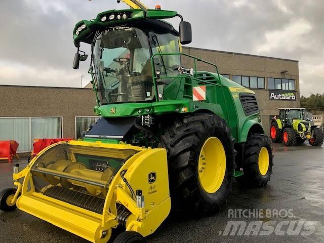 John Deere 8200 i Forajere cu autopropulsare