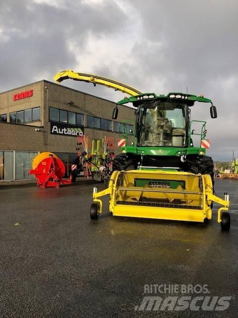 John Deere 8200 i Forajere cu autopropulsare