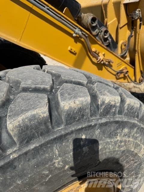 CAT 930 H Incarcator pe pneuri