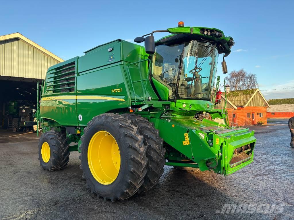 John Deere T670I 4WD Combine de secerat