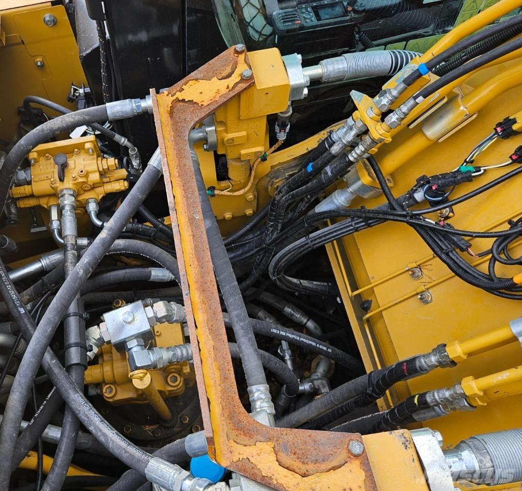CAT 320 Excavatoare pe șenile
