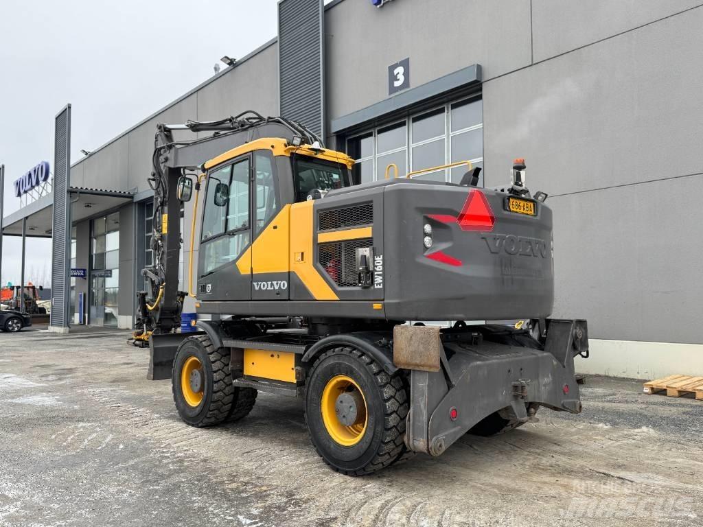 Volvo EW 160 Excavatoare cu roti