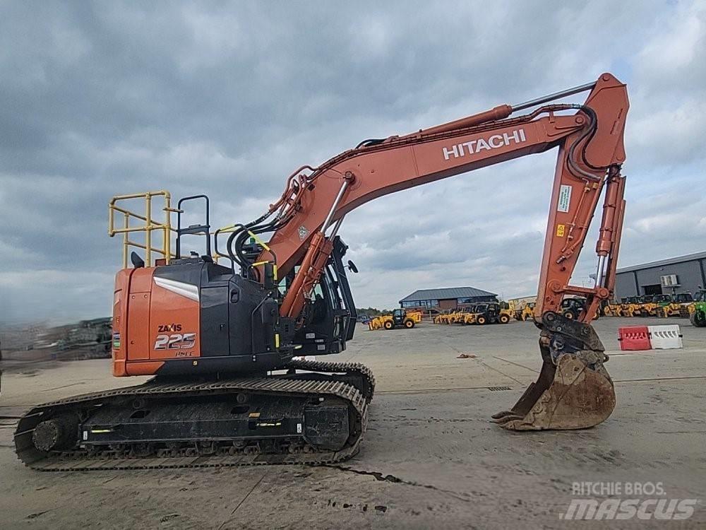Hitachi ZX225USLC-7 Excavatoare pe șenile
