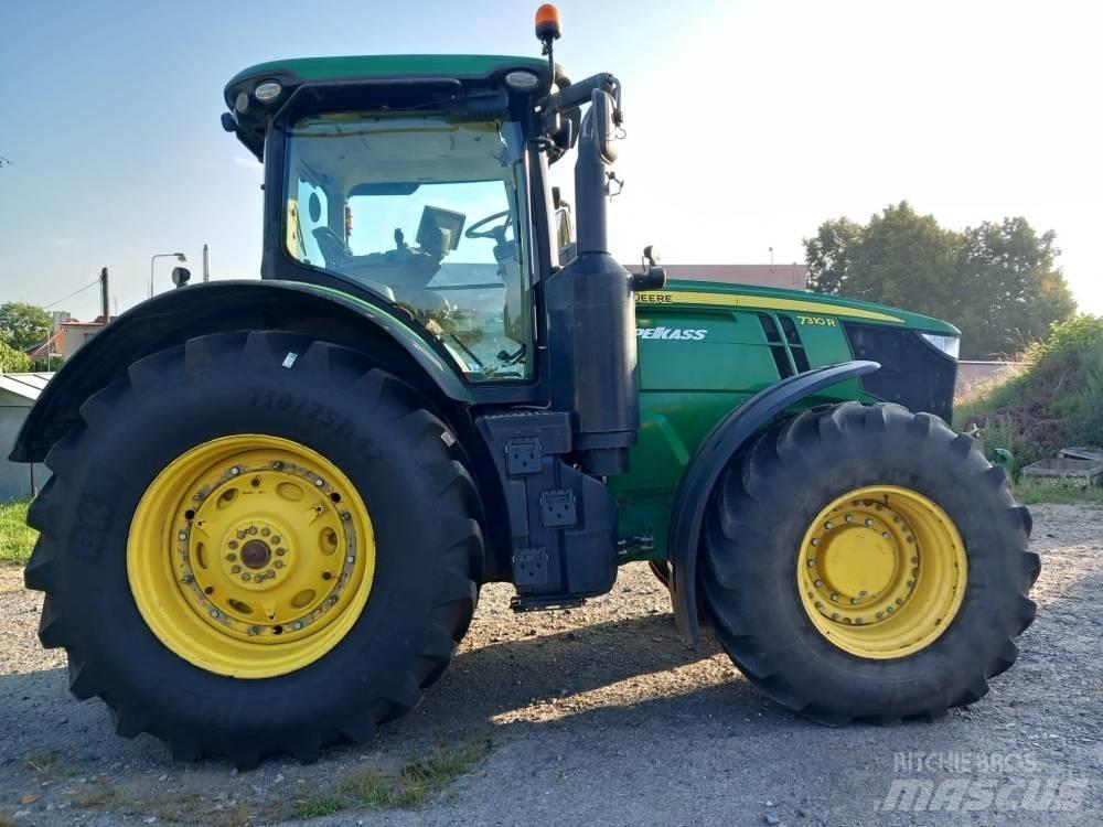 John Deere 7310 R Tractoare