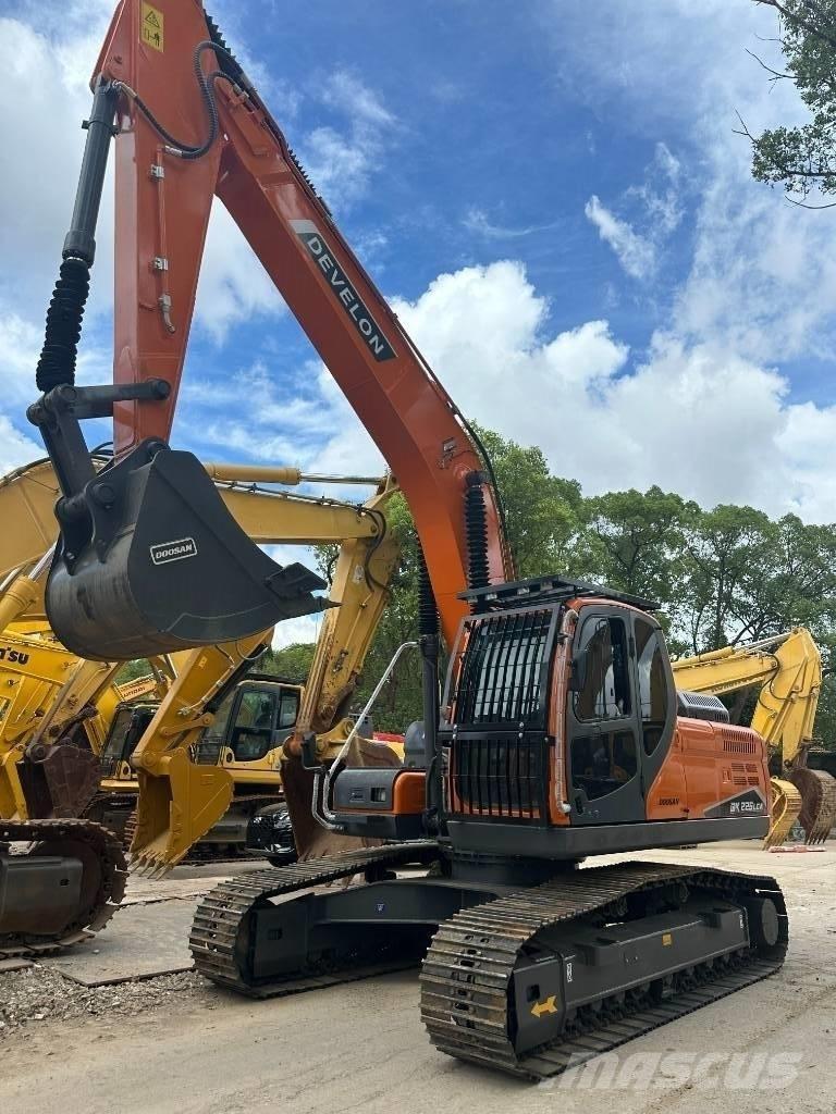 Develon DX 225 LCA Excavatoare 7t - 12t