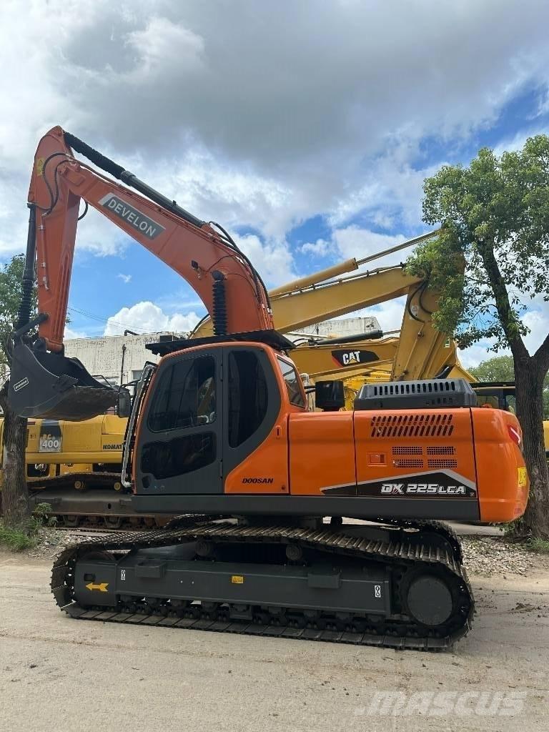 Develon DX 225 LCA Excavatoare 7t - 12t