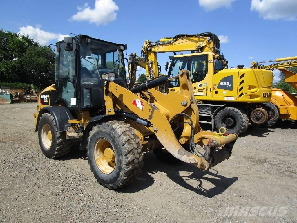 CAT 908 M Incarcator pe pneuri