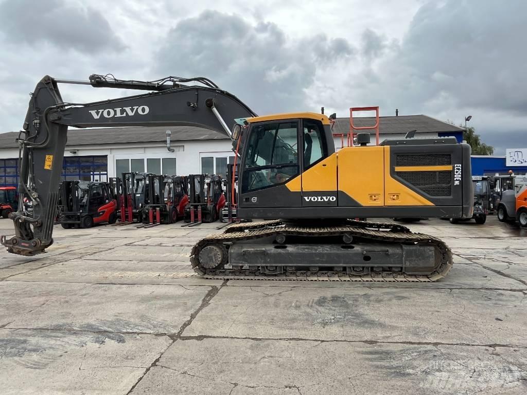 Volvo EC250ENL Excavatoare pe șenile
