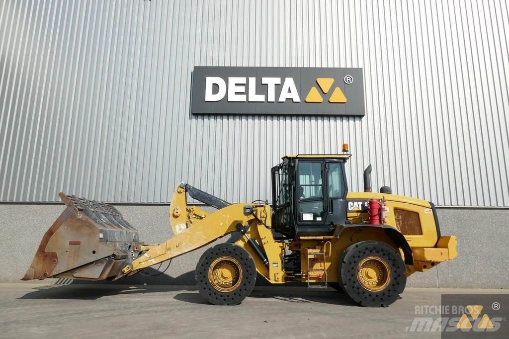 CAT 938M Incarcator pe pneuri
