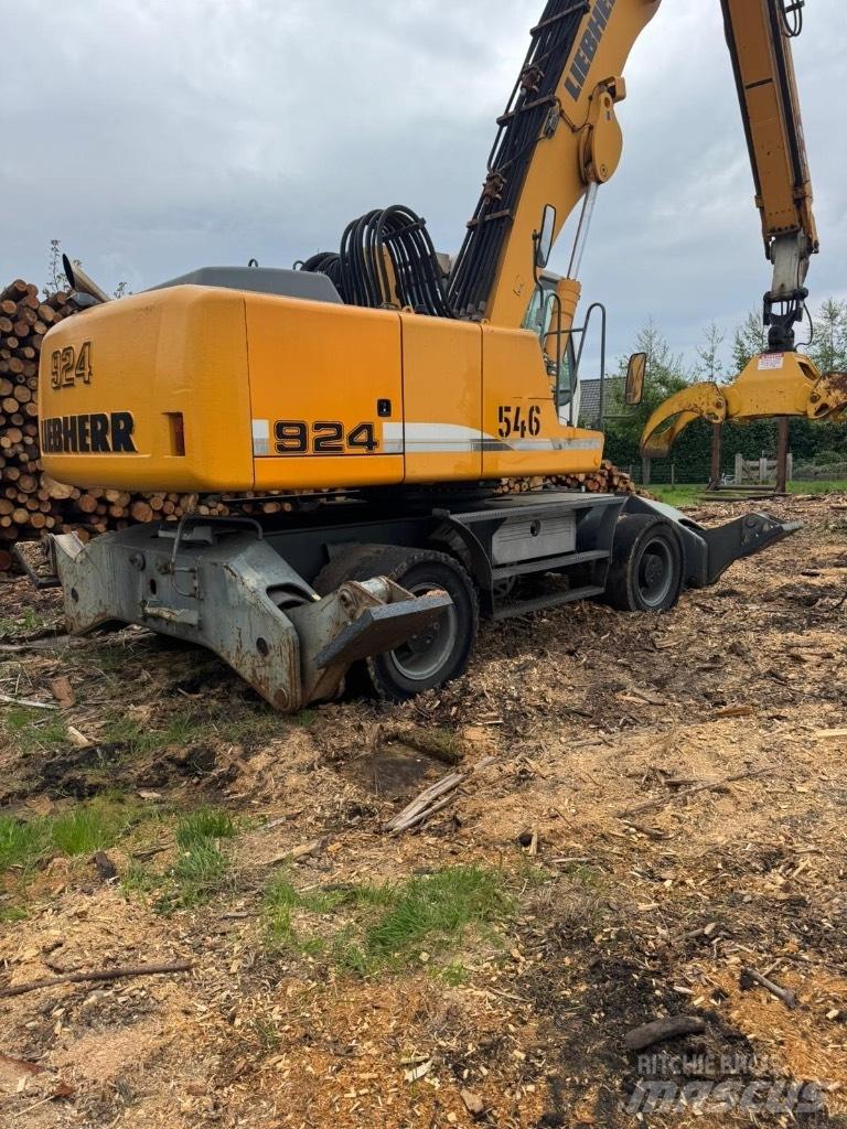 Liebherr 924 Alte masini si accesorii pentru încarcat si sapaturi