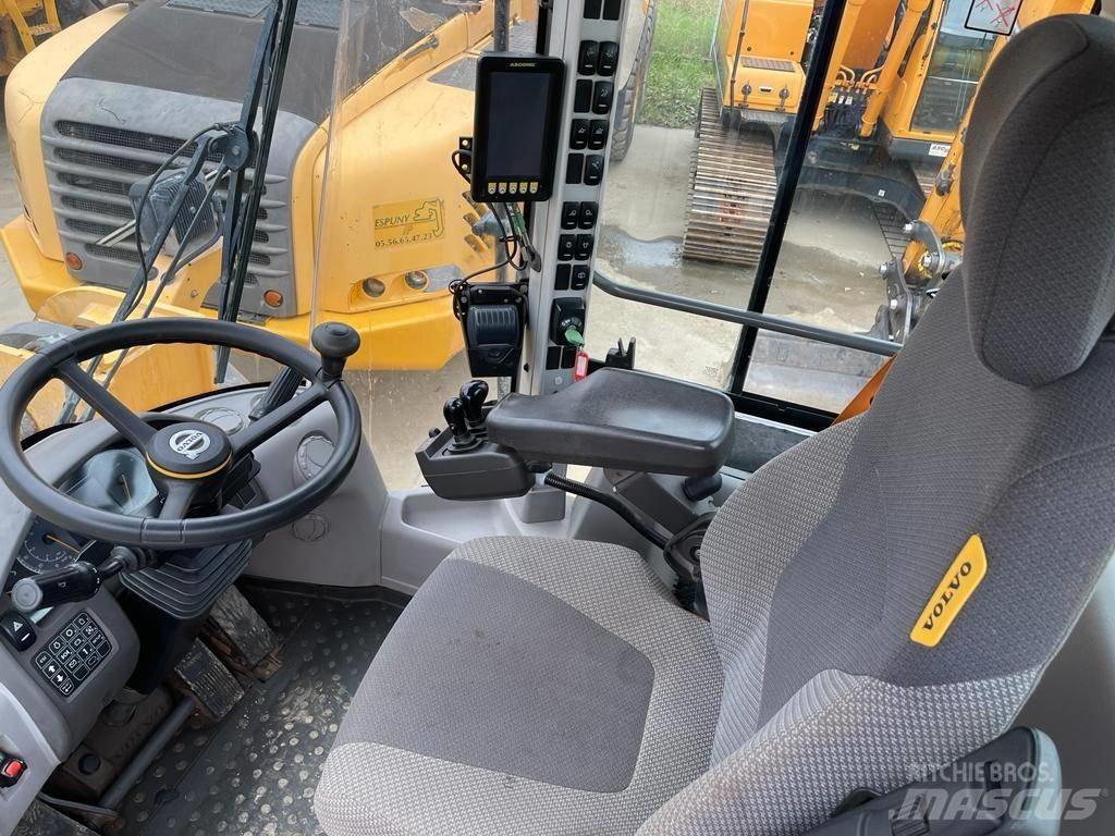 Volvo L 120 H Incarcator pe pneuri