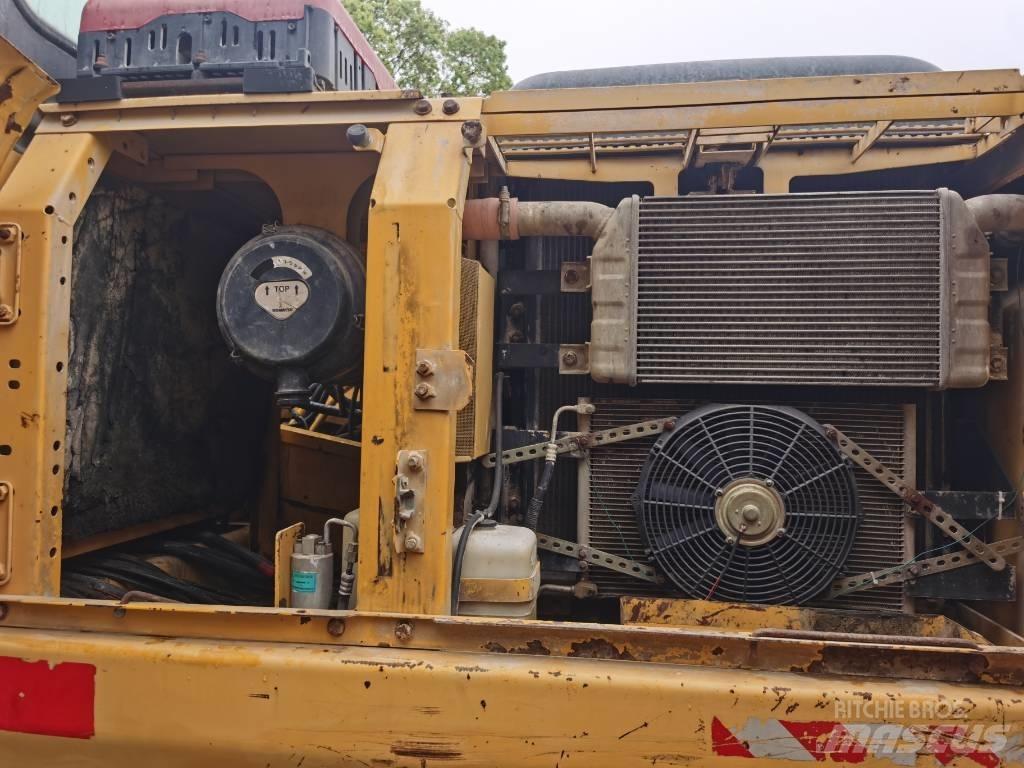 Komatsu PC 200-7 Excavatoare pe șenile
