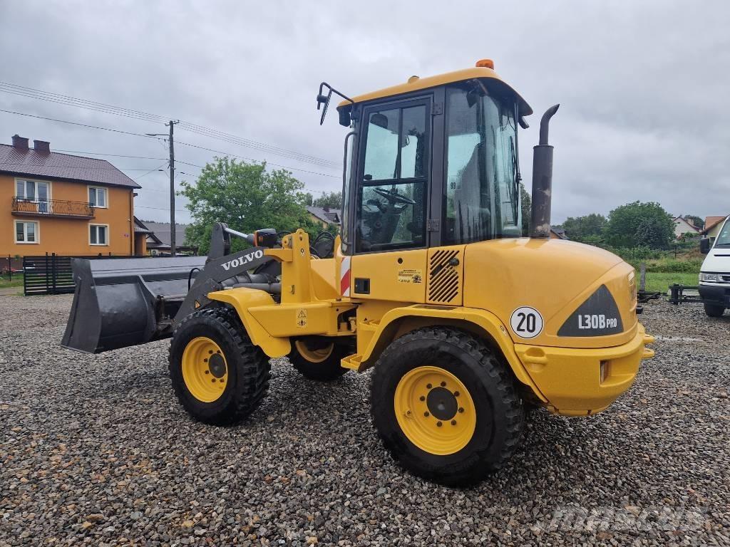 Volvo L 30 Incarcator pe pneuri