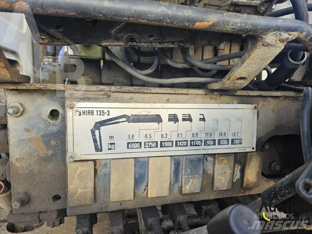 Volvo FE320 Camion cu carlig de ridicare