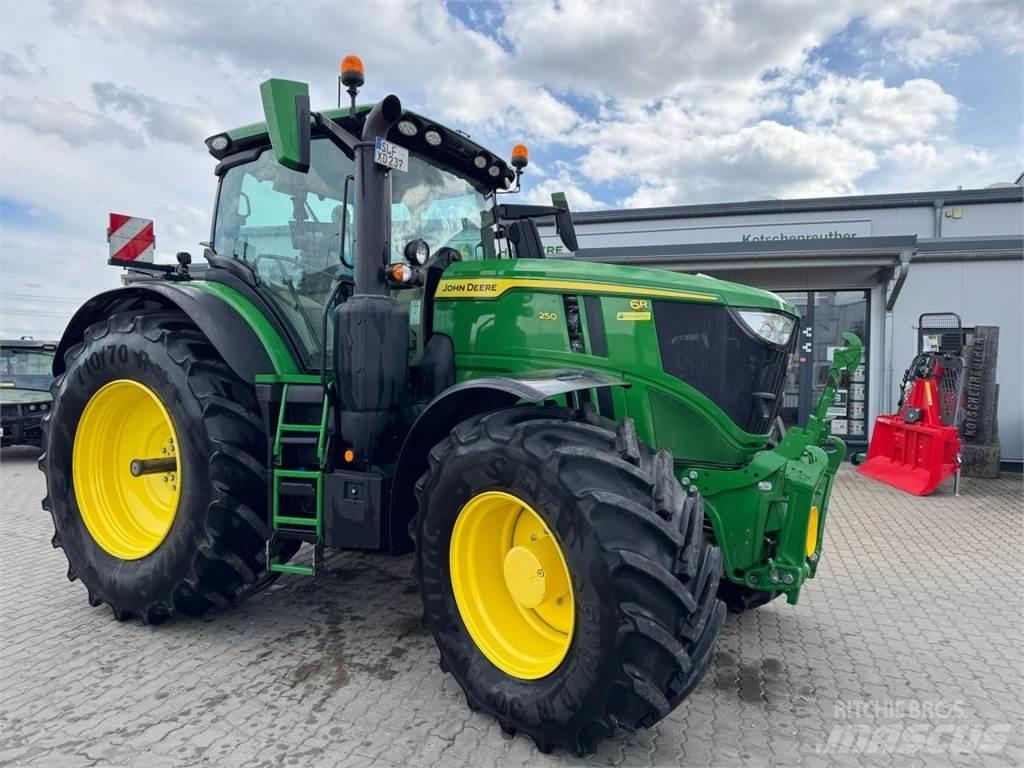 John Deere 6R 250 Tractoare