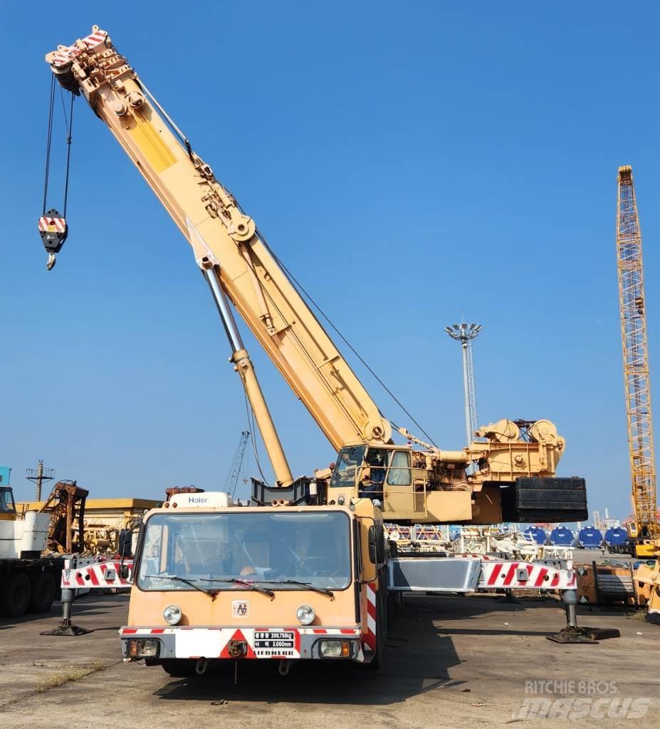 Liebherr LTM 1400 Macara pentru orice teren