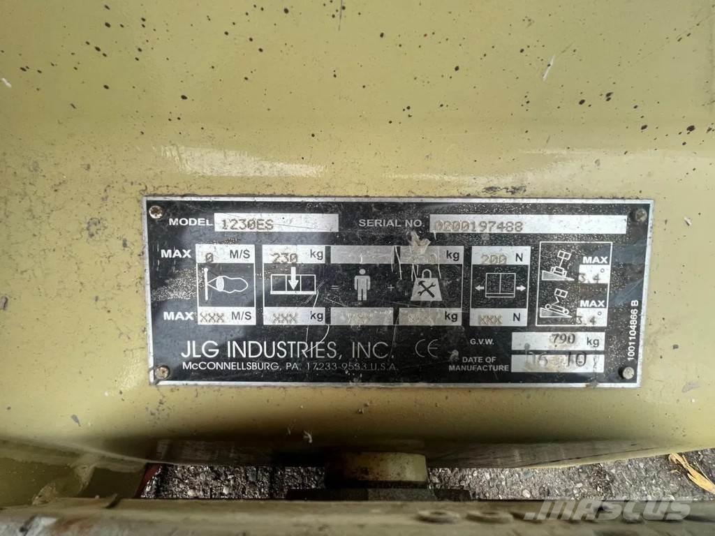 JLG 1230ES Nacele cu brat telescopic