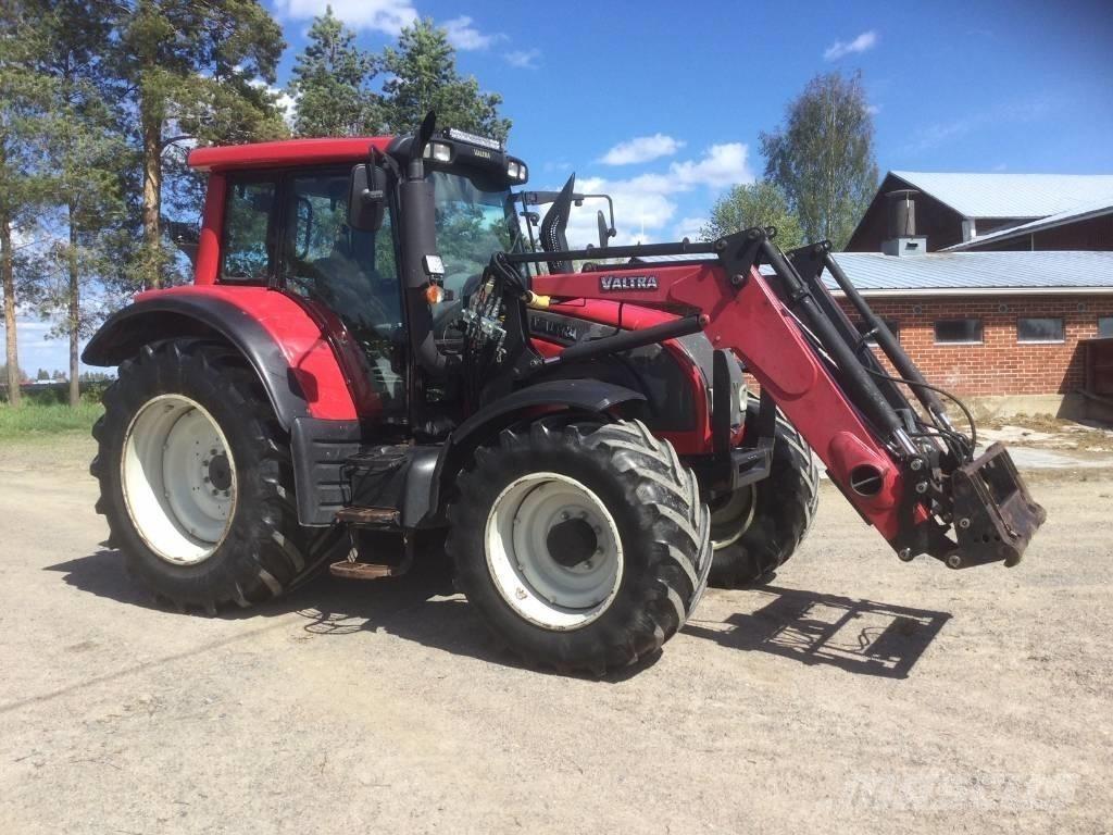 Valtra N 142 Direct Tractoare