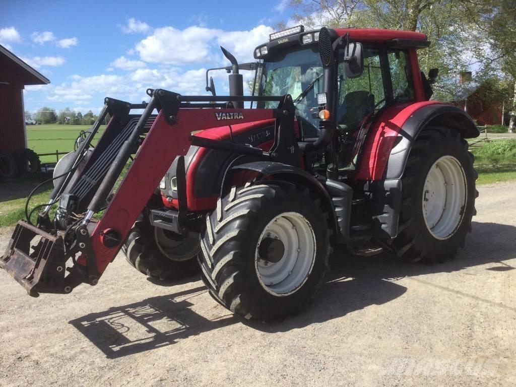 Valtra N 142 Direct Tractoare