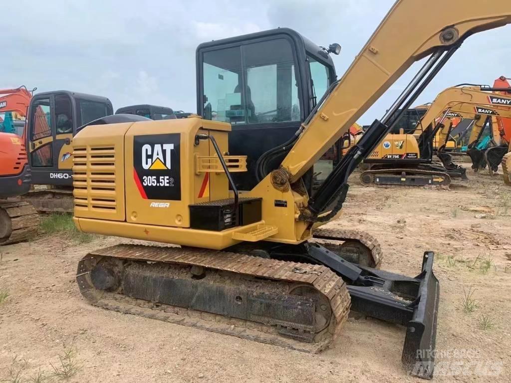 CAT  305.5 Excavatoare pe șenile
