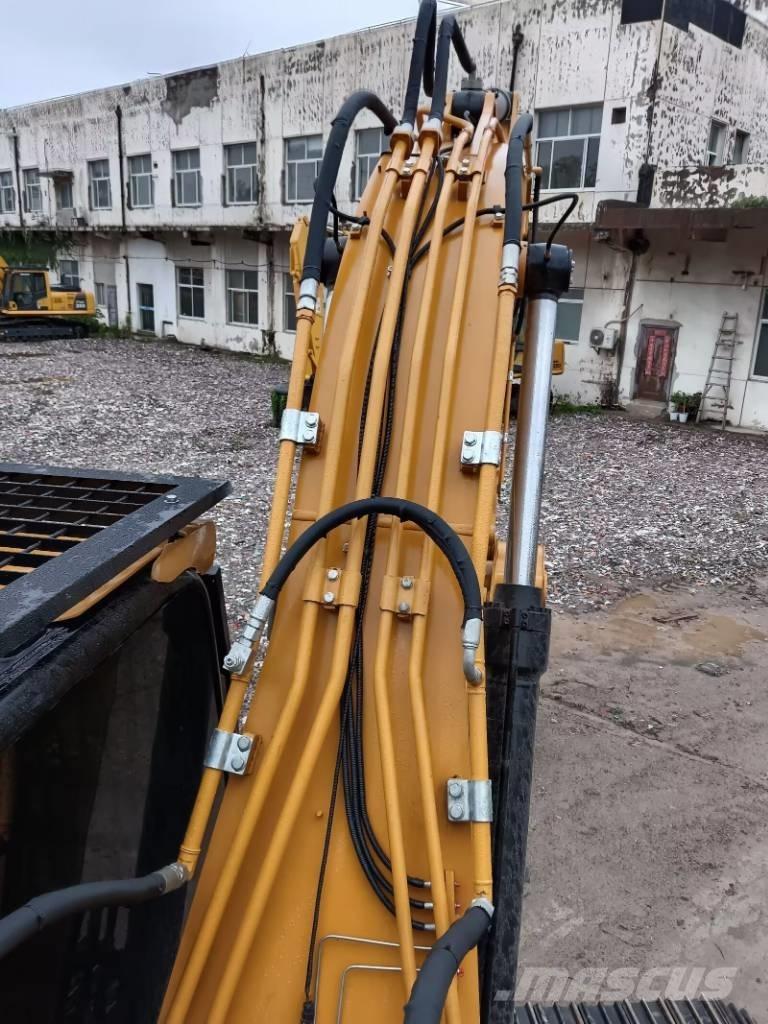 CAT 324 D L Excavatoare pe șenile
