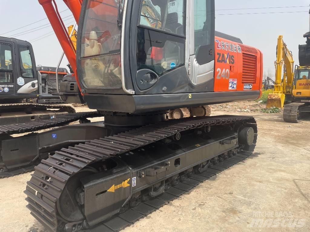 Hitachi ZX 240 Excavatoare pe șenile
