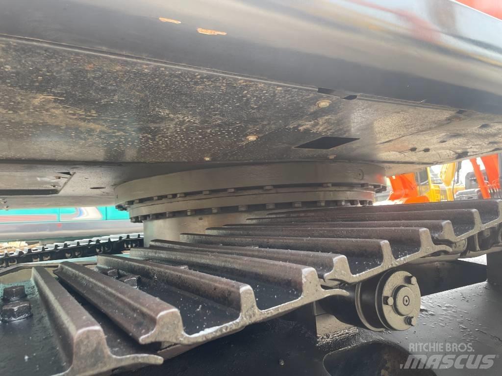 Hitachi ZX 240 Excavatoare pe șenile
