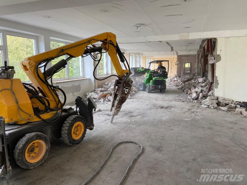 Brokk 250 Excavatoare de demolare
