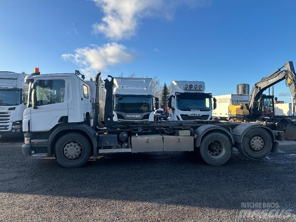 Scania P420 Camion cu carlig de ridicare