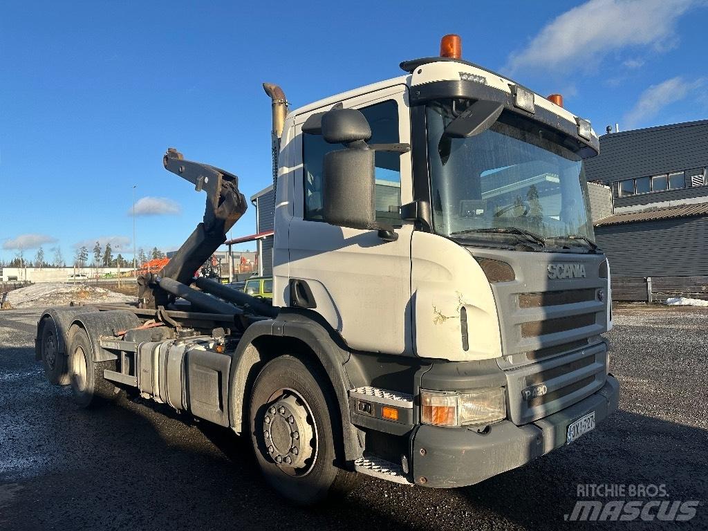 Scania P420 Camion cu carlig de ridicare