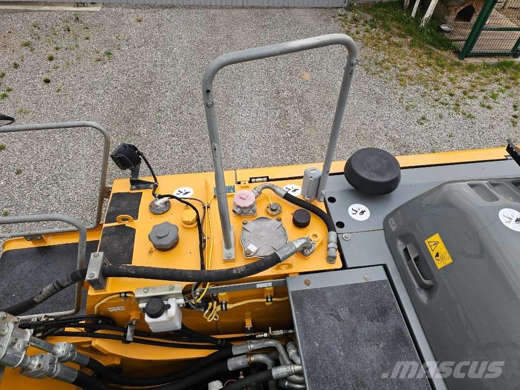 Liebherr R 922 Excavatoare pe șenile
