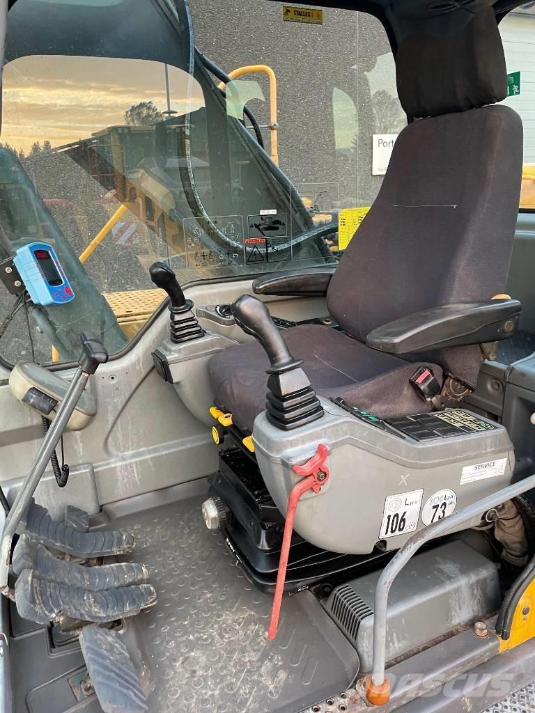 Volvo EC240B Excavatoare pe șenile
