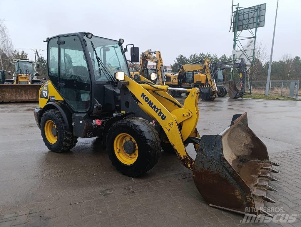 Komatsu WA70-7 Incarcator pe pneuri