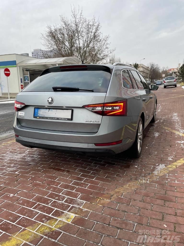 Skoda Superb Masini