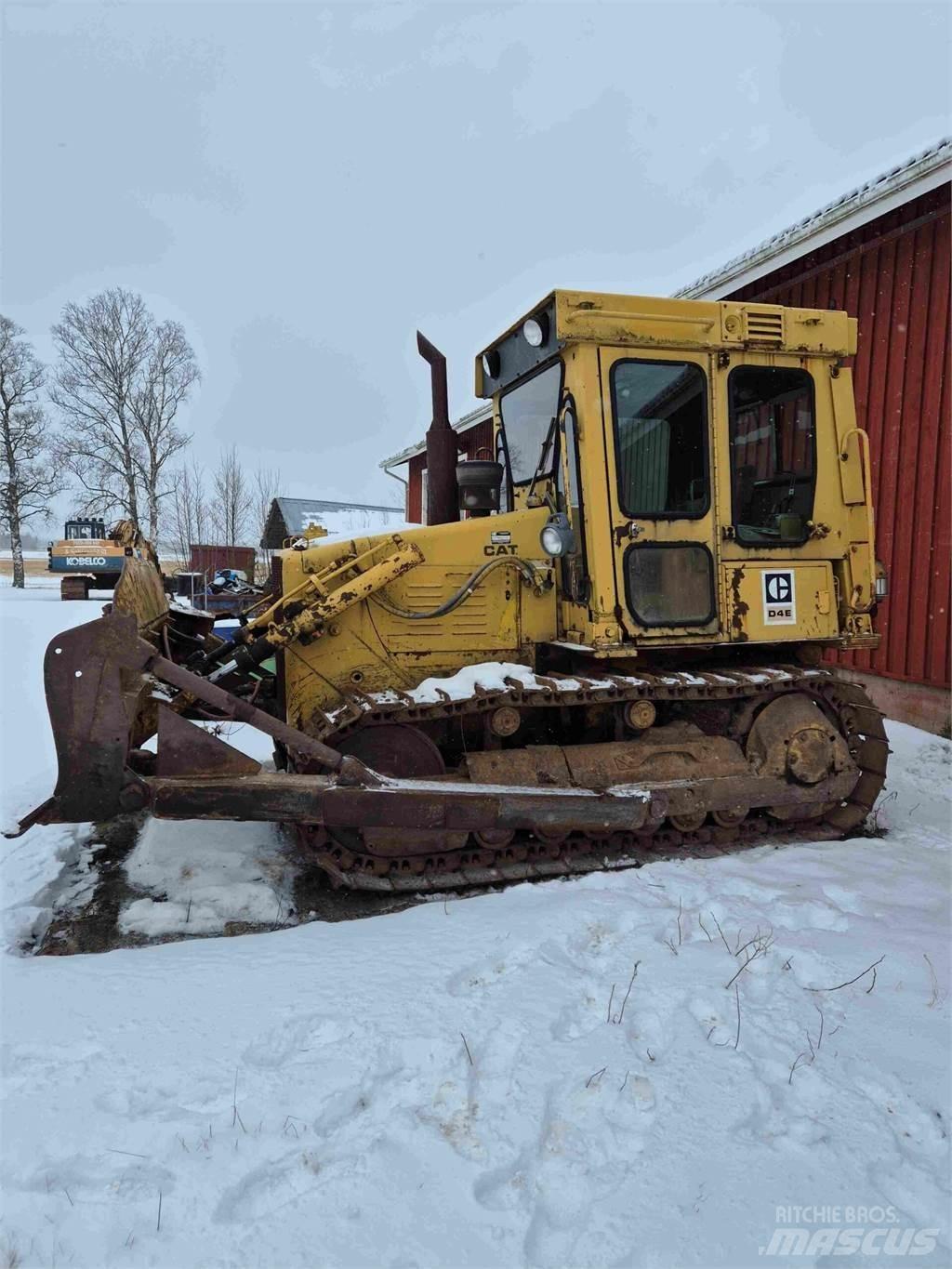 CAT D4E Buldozere pe senile