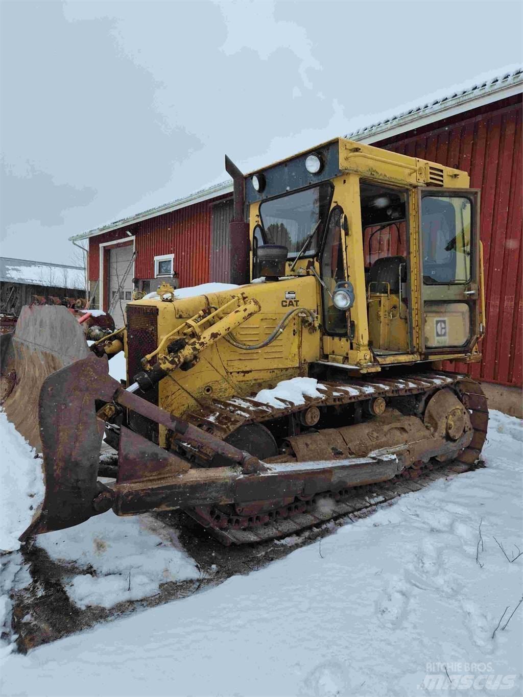 CAT D4E Buldozere pe senile