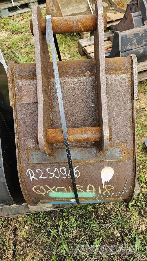 White Axe 45mm Pistoane